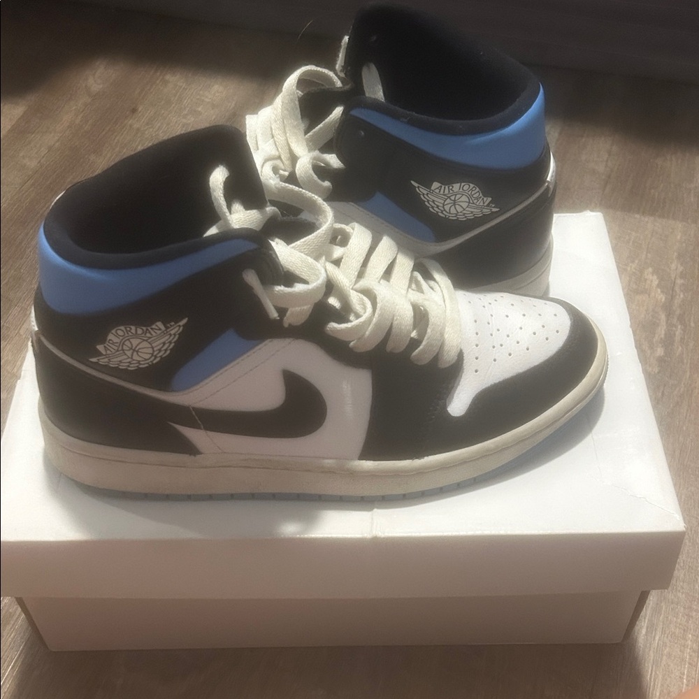 Jordan Women's Sneakers Black and Blue